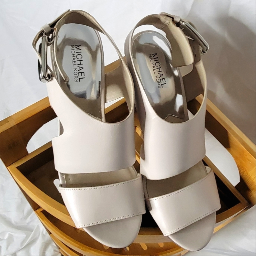 Michael Kors pumps